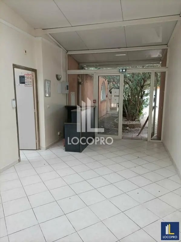 Local commercial dans Cagnes-sur-Mer à vendre Hall d’entrée– Image 1 sur 15