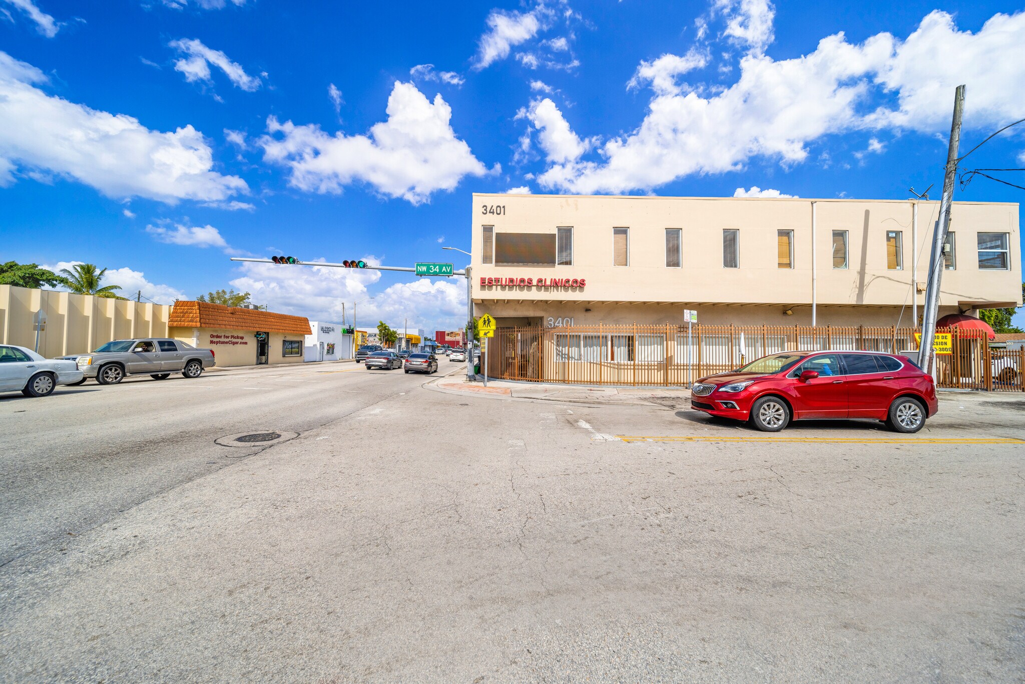 3401 NW 7th St, Miami, FL à louer Photo de l’immeuble– Image 1 sur 31