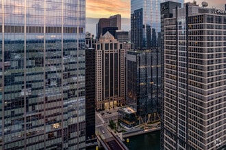 123 N Wacker Dr, Chicago, IL - Vue aérienne vue de carte - Image1