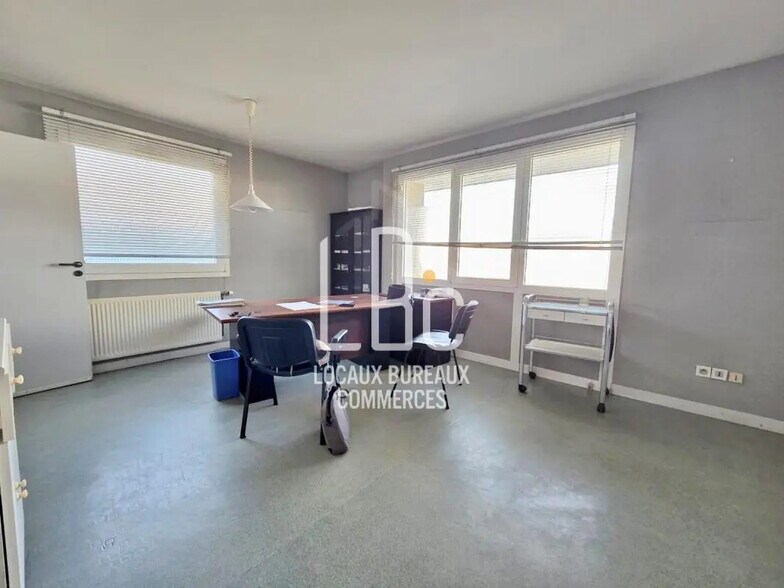 Bureau dans La Chevrolière à vendre - Photo de l’immeuble – Image 1 sur 7