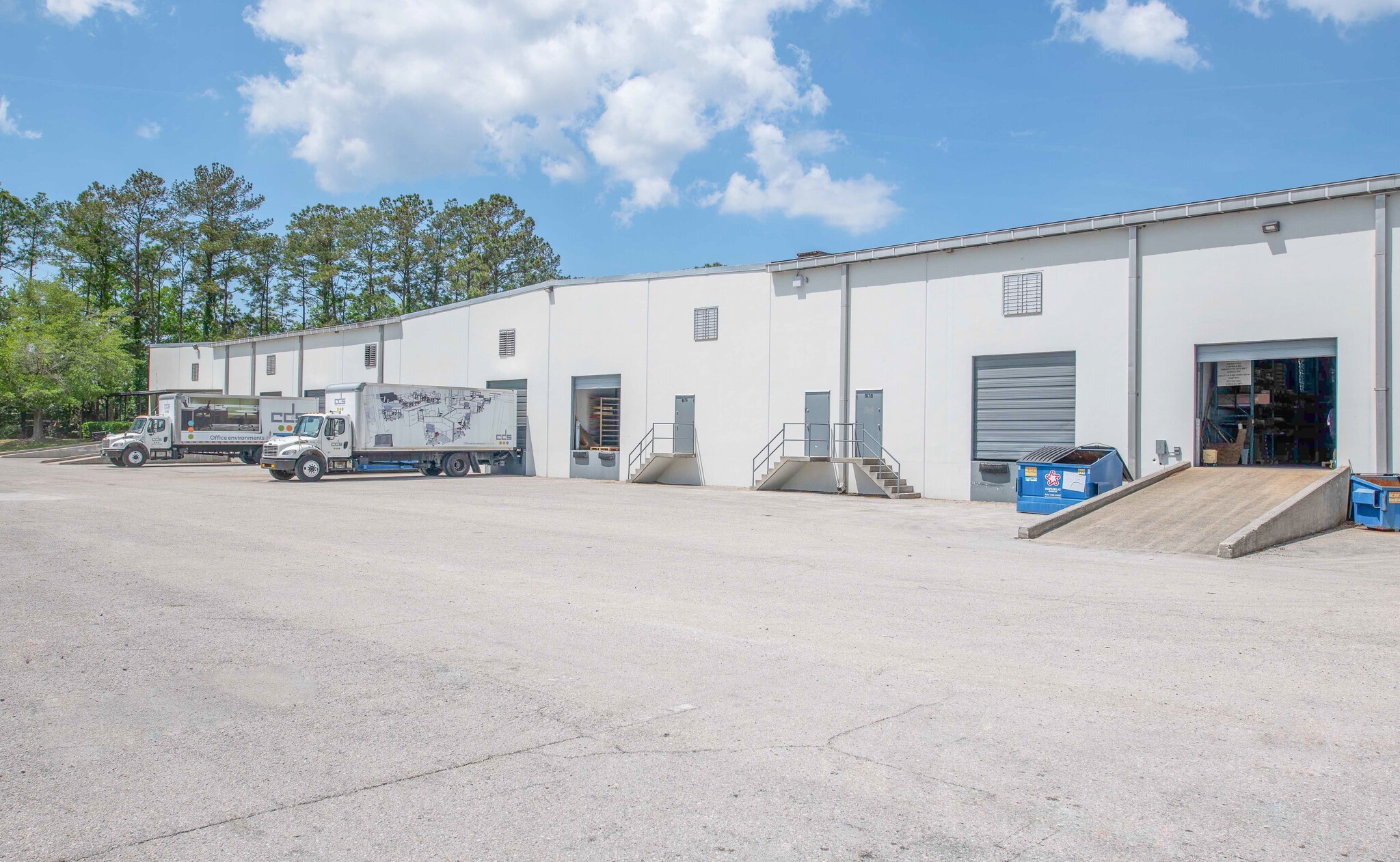 7750-1 Bayberry Rd, Jacksonville, FL à louer Photo de l’immeuble– Image 1 sur 2