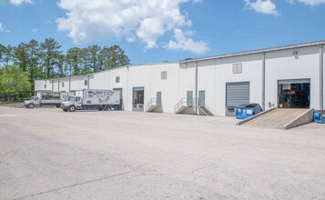 7750-1 Bayberry Rd, Jacksonville, FL à louer Photo de l’immeuble– Image 1 sur 2