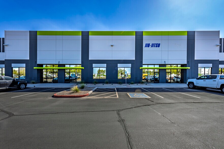 7931 E Pecos Rd, Mesa, AZ à louer - Photo de l’immeuble – Image 2 sur 19