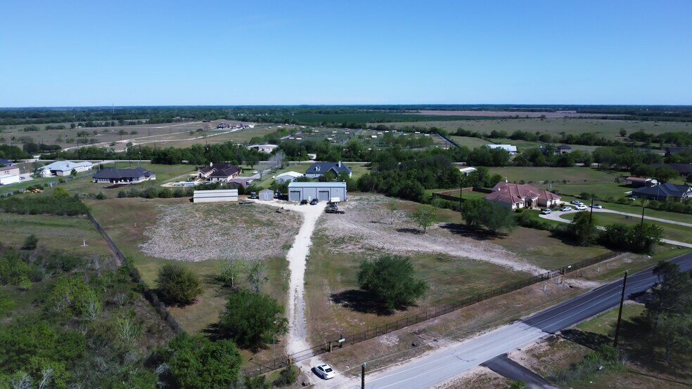 10703 Pursley Rd., Manvel, TX à vendre - Photo de l’immeuble – Image 2 sur 11