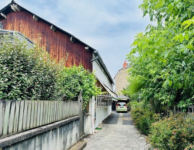 Bureau dans Brive-la-Gaillarde à vendre - Photo de l’immeuble – Image 1 sur 5