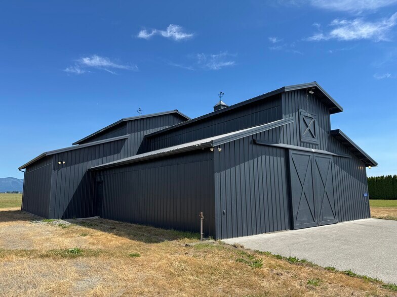 14285 Laconner Whitney rd, Mount Vernon, WA à louer - Photo de l’immeuble – Image 2 sur 33