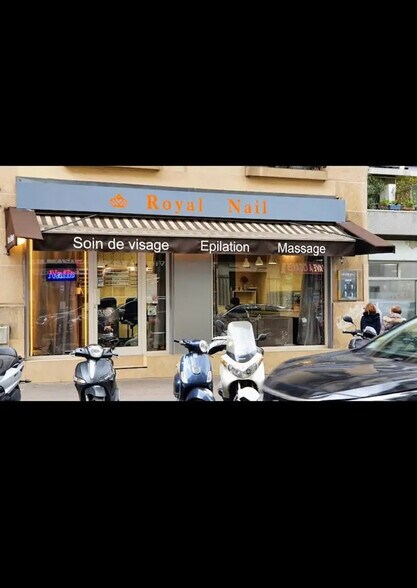 Local commercial dans Paris à louer - Photo de l’immeuble – Image 1 sur 10