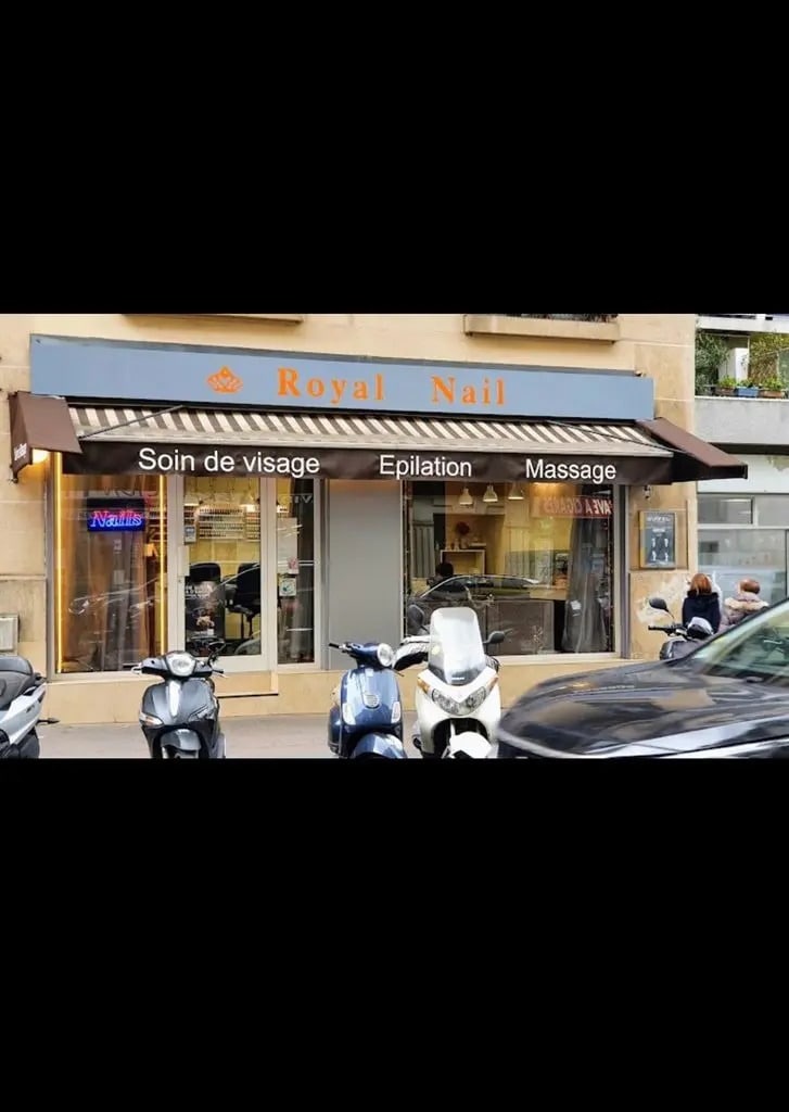 Local commercial dans Paris à louer Photo de l’immeuble– Image 1 sur 11