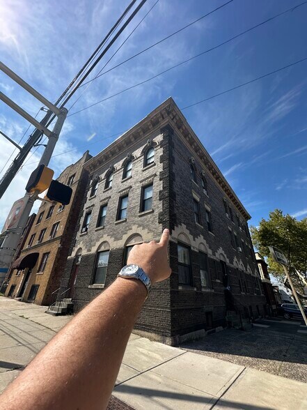 69 Hague St, Jersey City, NJ à vendre - Photo de l’immeuble – Image 2 sur 4