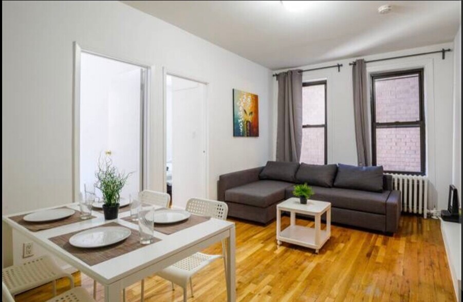 343 E 66th St, New York, NY à vendre - Photo de l’immeuble – Image 2 sur 10