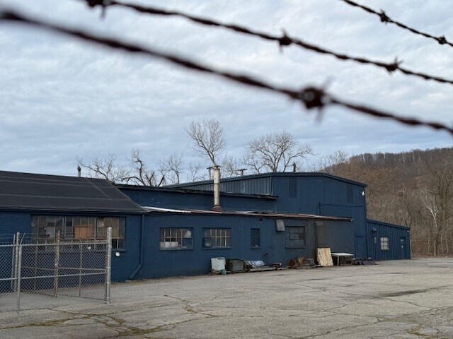 1702 Wheeling Ave, Glen Dale, WV à vendre - Photo de l’immeuble – Image 3 sur 18