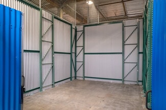 Plus de détails pour 3731 Warner Ave, Santa Ana, CA - Industriel/Logistique à louer