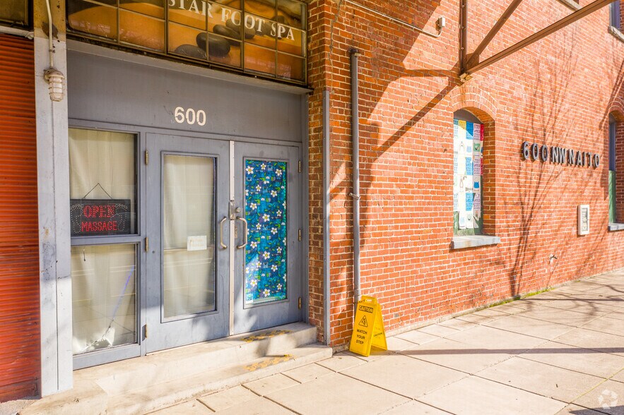 600 NW Naito Pkwy, Portland, OR à vendre - Photo de l’immeuble – Image 3 sur 5