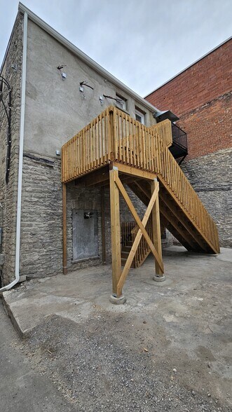 363 Front St, Belleville, ON à vendre - Photo de l’immeuble – Image 3 sur 22