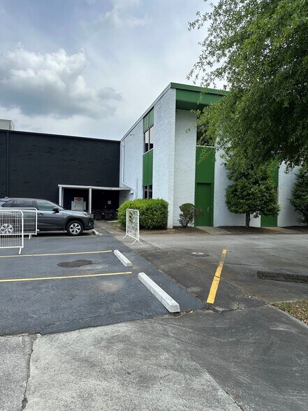 125 Ottley Dr NE, Atlanta, GA à louer - Photo de l’immeuble – Image 3 sur 5