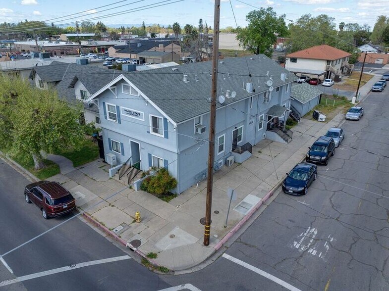 391 E Olive Ave, Turlock, CA à vendre - Photo de l’immeuble – Image 1 sur 29