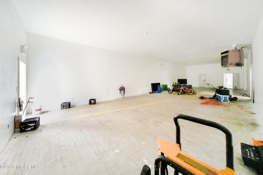 79 Throckmorton St, Freehold, NJ à vendre - Photo de l’immeuble – Image 3 sur 25