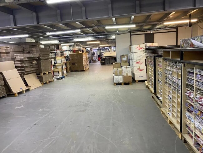 Plus de détails pour 100 Avenue Du Général Leclerc, Pantin - Local d'activités à louer