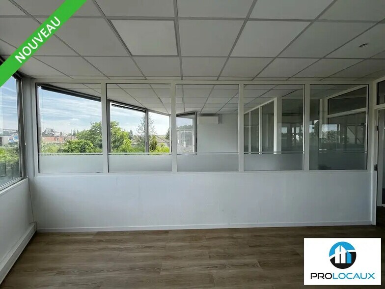 Bureau dans Chantilly à louer - Photo de l’immeuble – Image 1 sur 10