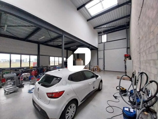 Plus de détails pour 10 Boulevard De La Communauté, Buchelay - Bureau, Local d'activités à louer