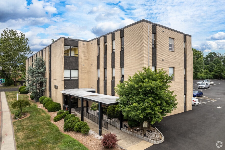 1767 Morris Ave, Union Township, NJ à louer - Photo de l’immeuble – Image 1 sur 28