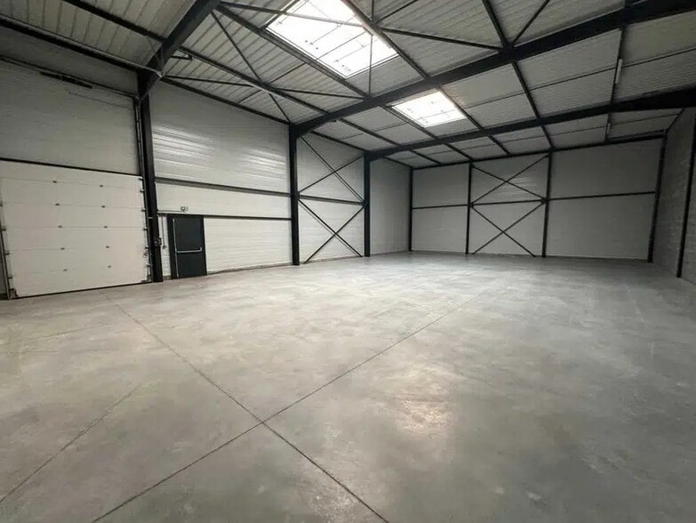 150B Rue Ampère, Genay à louer - Photo intérieure – Image 3 sur 10