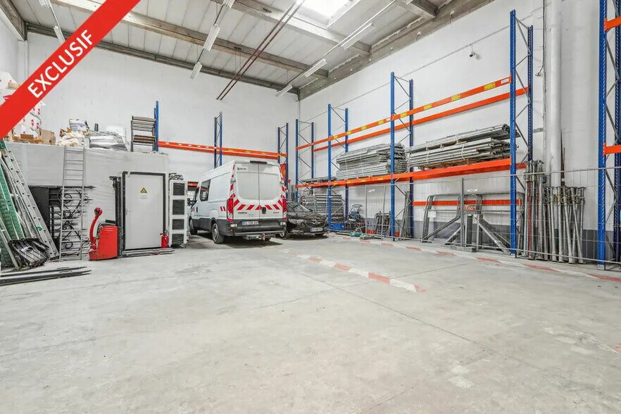 Local d'activités dans Lisses à vendre - Photo de l’immeuble – Image 3 sur 5