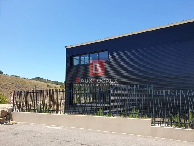 Plus de détails pour Local d'activités à louer