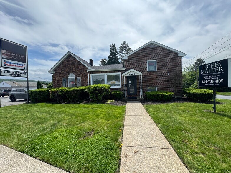 2000 Oxford Dr, Allentown, PA à louer - Photo de l’immeuble – Image 3 sur 10