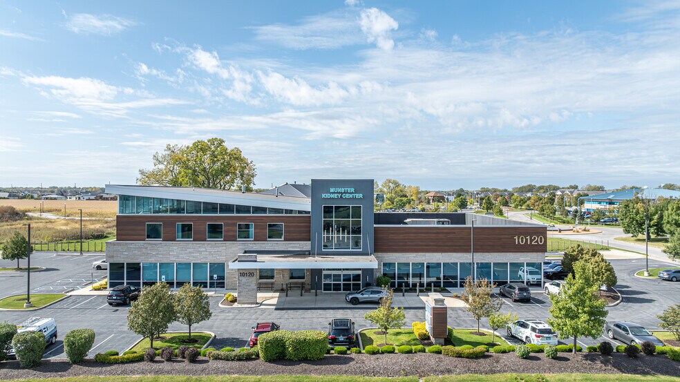 10120 Calumet Ave, Munster, IN à louer - Photo de l’immeuble – Image 1 sur 17