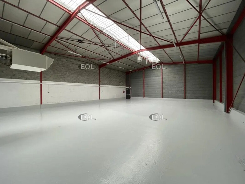 Local d’activités dans SAINT-OUEN-L'AUMONE à louer - Photo intérieure – Image 3 sur 8