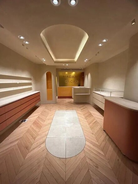 Local commercial dans Paris à louer - Photo intérieure – Image 2 sur 5