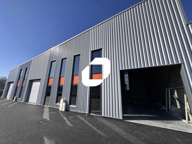 Plus de détails pour Local d'activités à louer