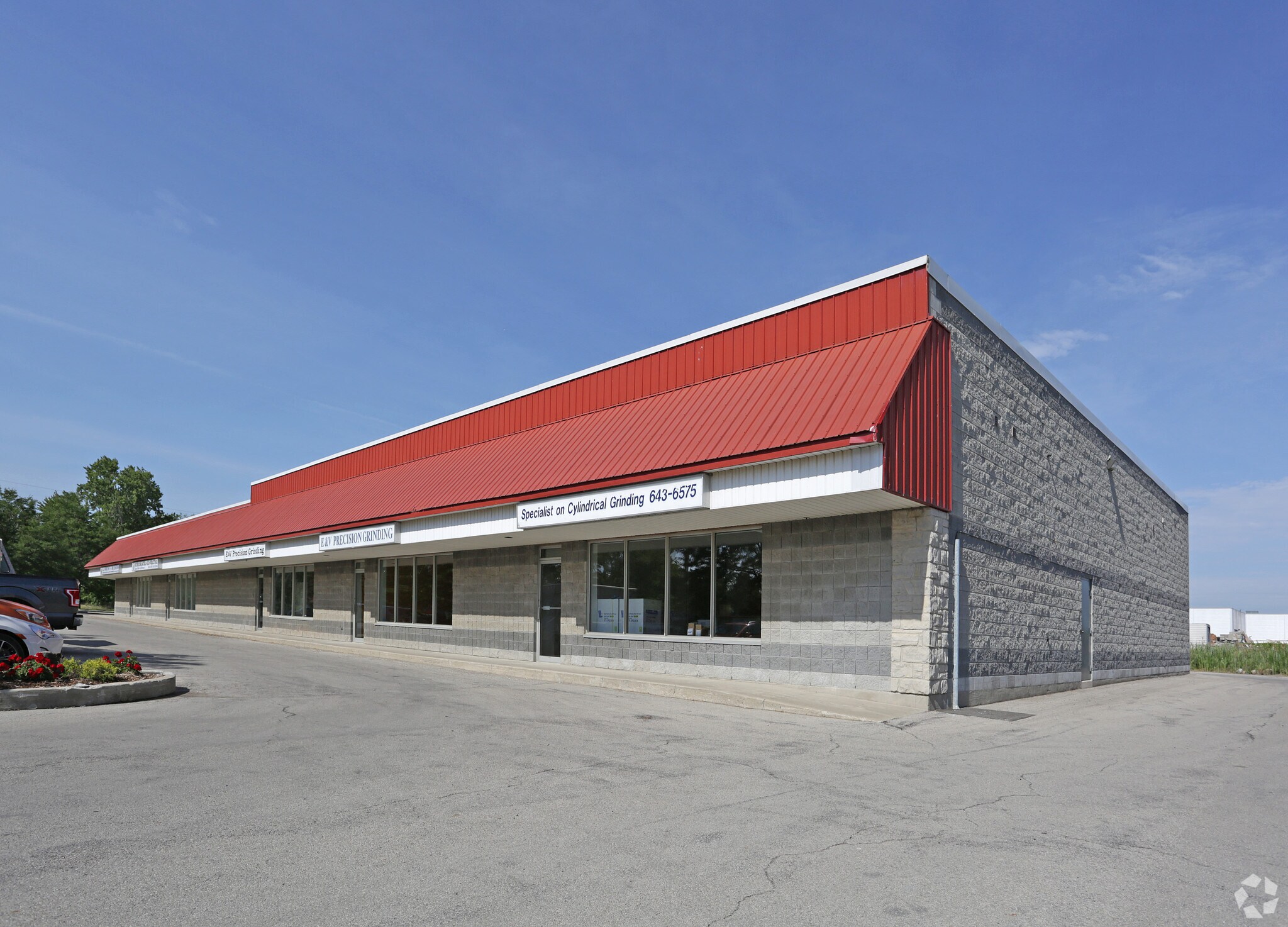 889 Barton St, Hamilton, ON à louer Photo de l’immeuble– Image 1 sur 6