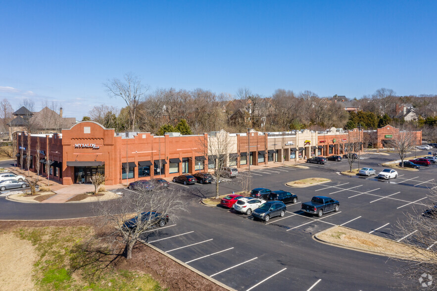 330 Mayfield Dr, Franklin, TN à louer - Photo de l’immeuble – Image 2 sur 9