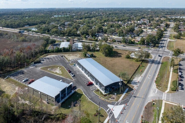 2040 Apopka Blvd, Apopka, FL à louer - Photo de l’immeuble – Image 3 sur 4