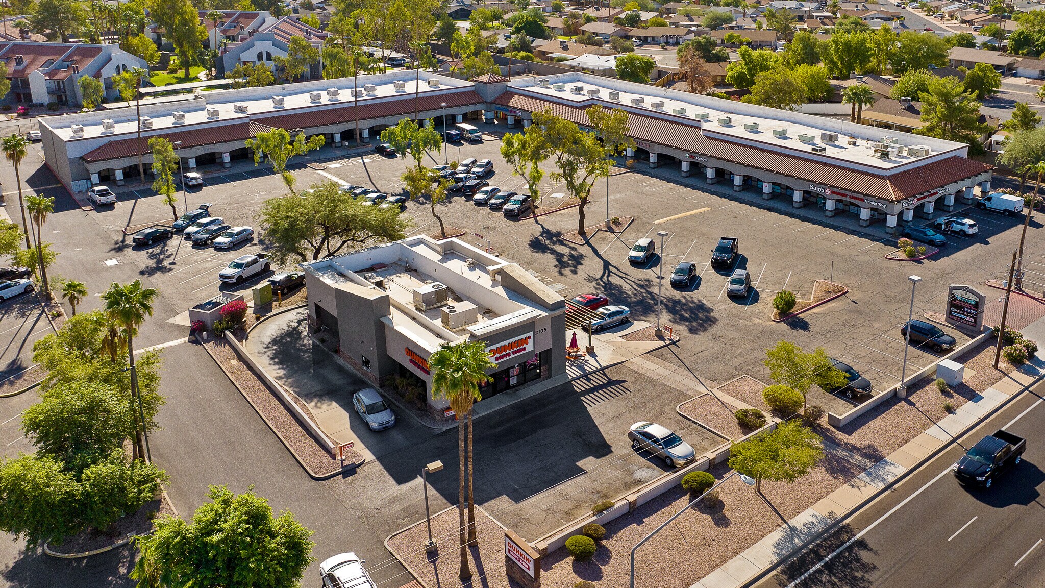 2111 S Alma School Rd, Mesa, AZ à vendre Aérien– Image 1 sur 23