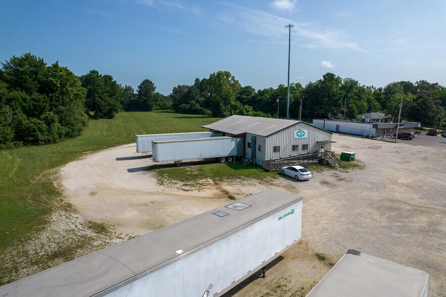 823 Whitehall St, Jackson, TN à louer - Photo de l’immeuble – Image 2 sur 110