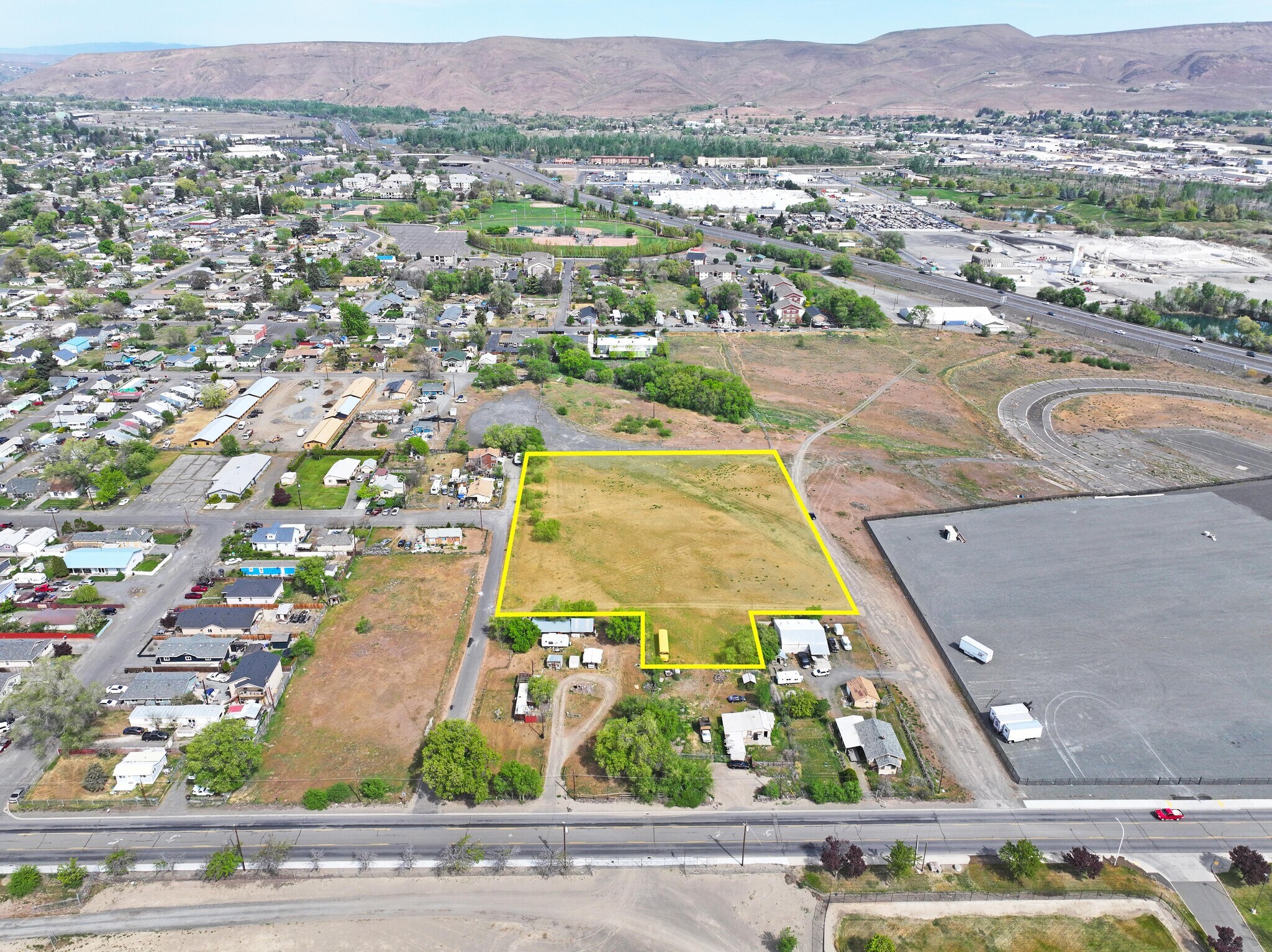 E Adams St, Yakima, WA à vendre Photo principale– Image 1 sur 9