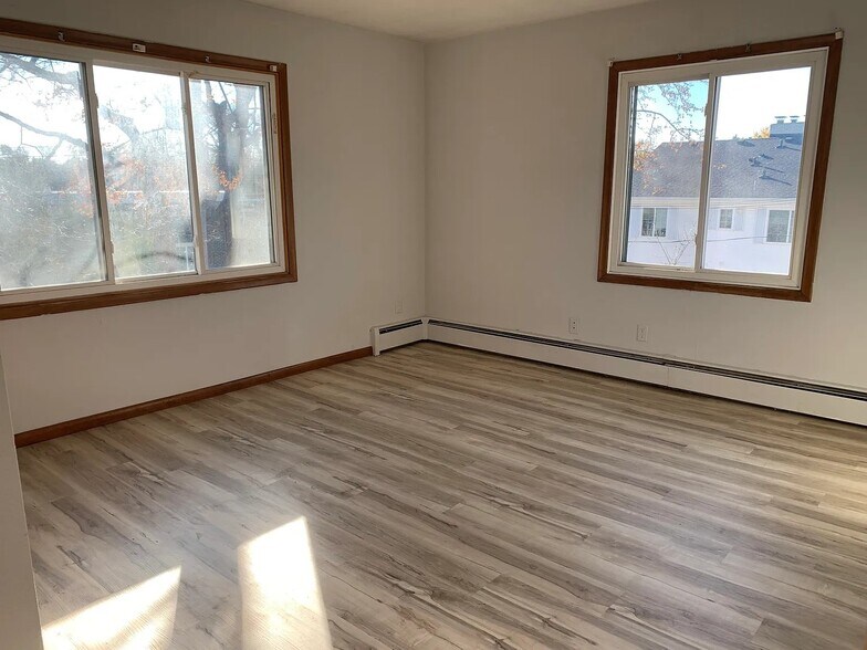 4001 Mavelle Dr, Edina, MN à vendre - Photo de l’immeuble – Image 3 sur 18