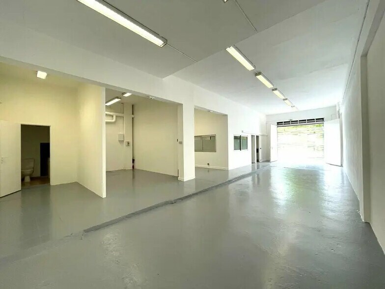 Industriel/Logistique dans Antibes à vendre - Photo de l’immeuble – Image 1 sur 9