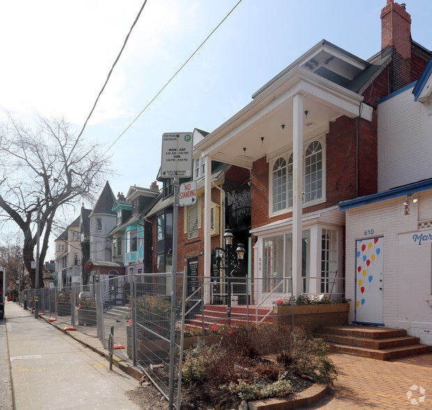 596 Markham St, Toronto, ON à louer - Photo de l’immeuble – Image 2 sur 2