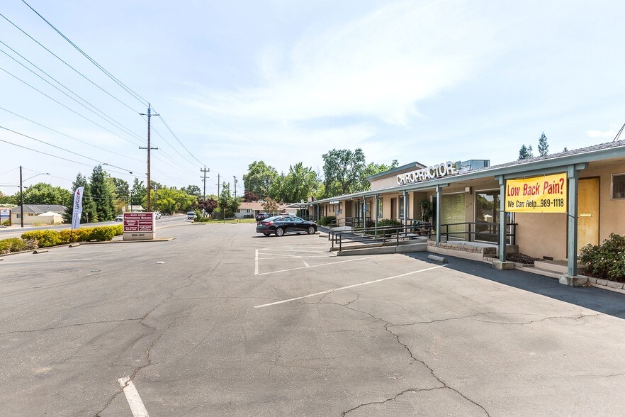 6045-6047 Hazel Ave, Orangevale, CA à louer - Photo de l’immeuble – Image 2 sur 5