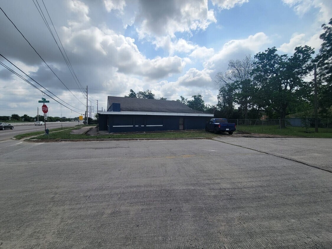 14201 Main St, Houston, TX à louer Photo de l’immeuble– Image 1 sur 18
