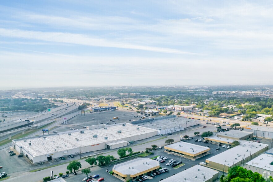 7950-8000 Anderson Sq, Austin, TX à louer - Aérien – Image 3 sur 4
