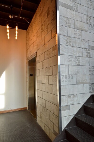 1800-1814 W Cuyler Ave, Chicago, IL à louer - Hall d’entrée – Image 3 sur 10