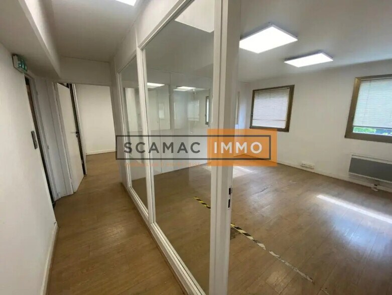 93330 Neuilly-Sur-Marne, Neuilly-sur-Marne à louer - Photo de l’immeuble – Image 3 sur 4