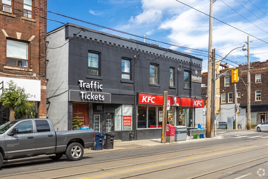 1364 Queen St E, Toronto, ON à louer - Photo principale – Image 1 sur 1