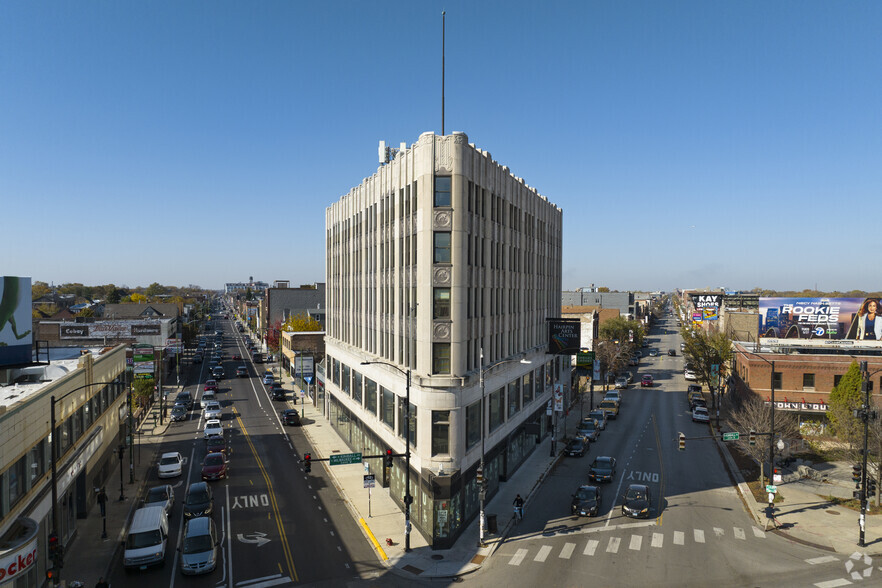 2800 N Milwaukee Ave, Chicago, IL à louer - Photo de l’immeuble – Image 2 sur 11