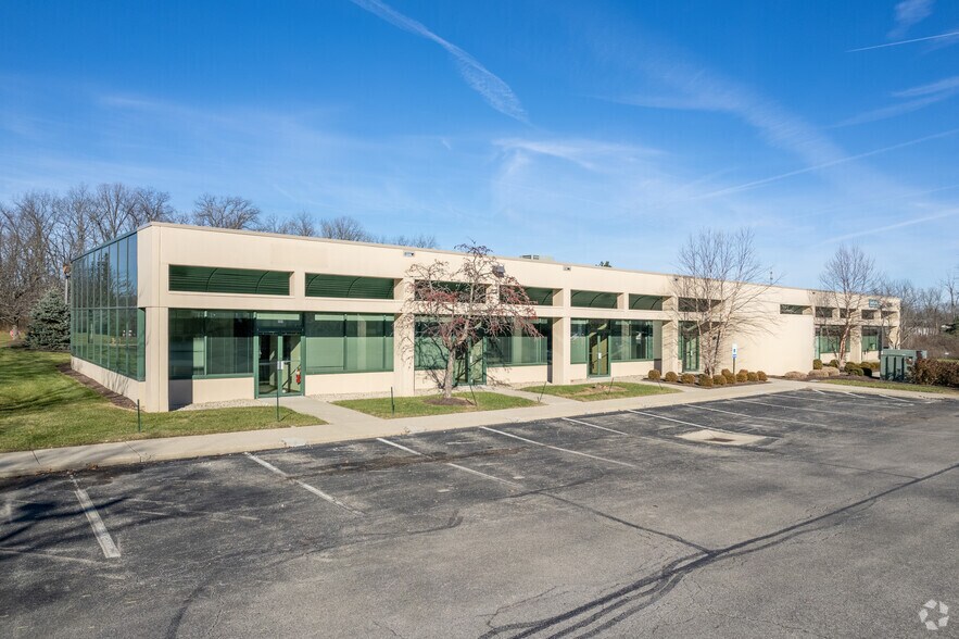 Kemper Meadows Office Park portefeuille de 3 biens à vendre sur LoopNet.fr - Photo principale – Image 1 sur 12